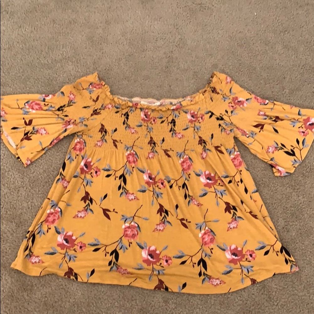 Cute top you can wear out to any occasion